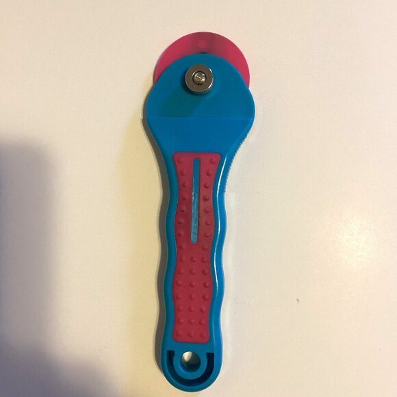 Pincushion Rotary Cutter Binding Spool Sewing Quilting Crafting - Picture 7 of 7